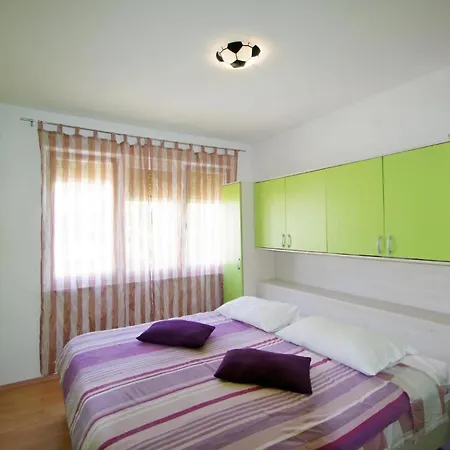 Modern In The Heart Of With Private Parking Apartment Pula