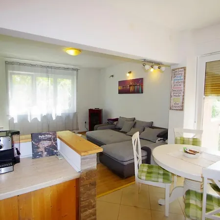 Modern In The Heart Of With Private Parking Apartment Pula