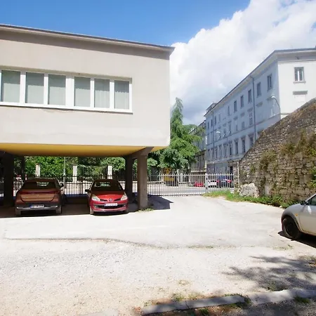 Modern In The Heart Of With Private Parking Apartment