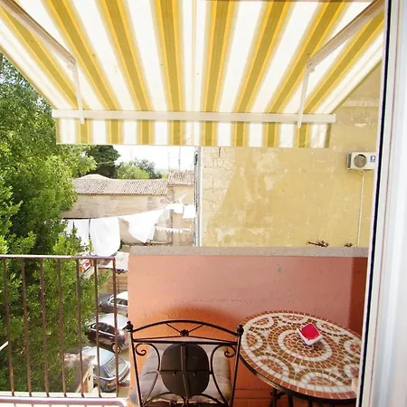 Modern In The Heart Of With Private Parking Apartment
