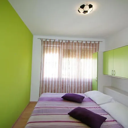 Modern In The Heart Of With Private Parking Apartment *