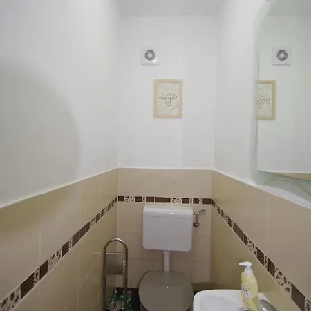 Modern In The Heart Of With Private Parking * Pula