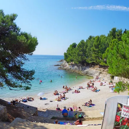Modern In The Heart Of With Private Parking Apartment Pula